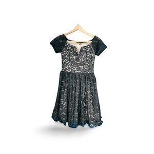 Chi Chi London Fit Flare Dress Size 6 Black Cream Floral Lace Retro Formal